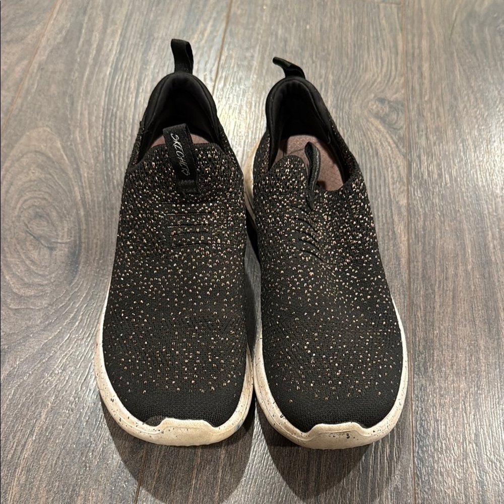 Skechers Black Slip-On Shoes size 4 kids 5:17
